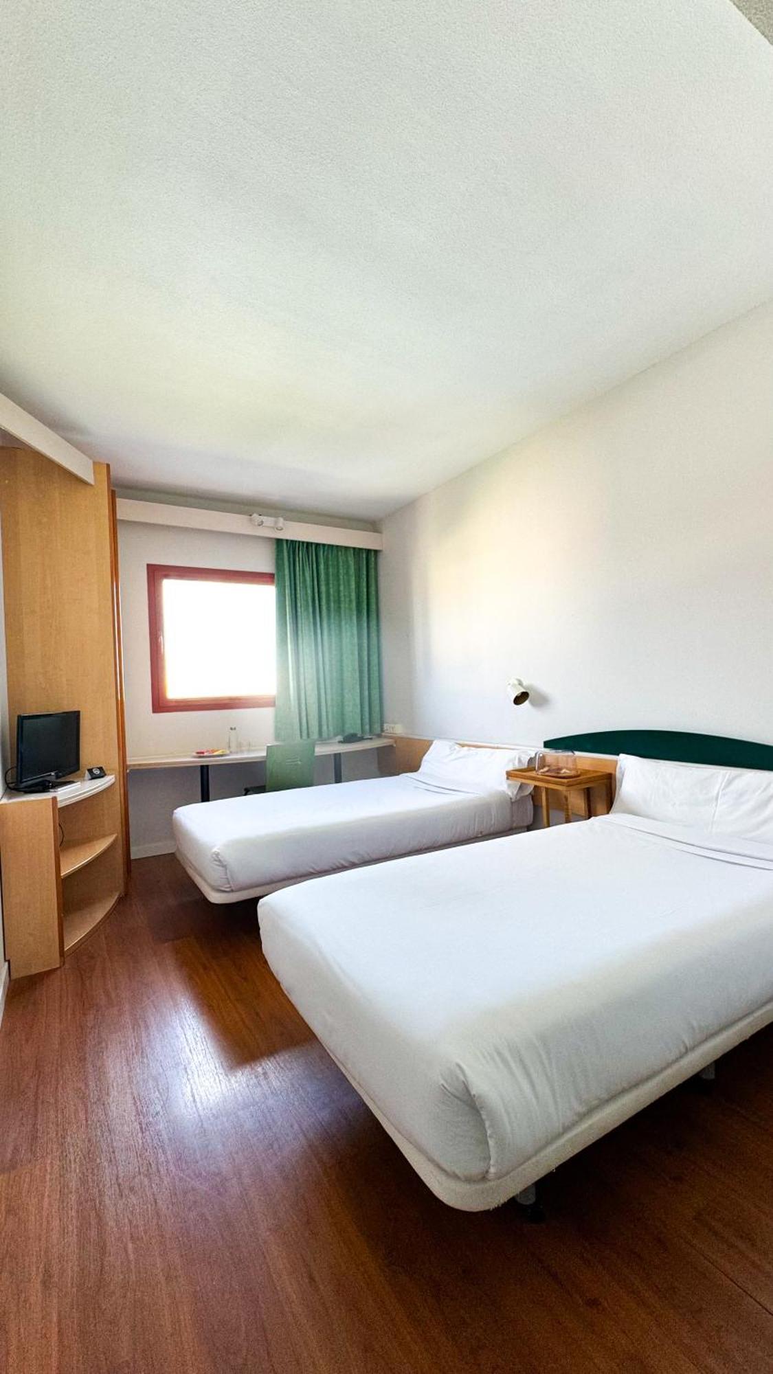 Hotel Iris Guadalajara Exterior photo